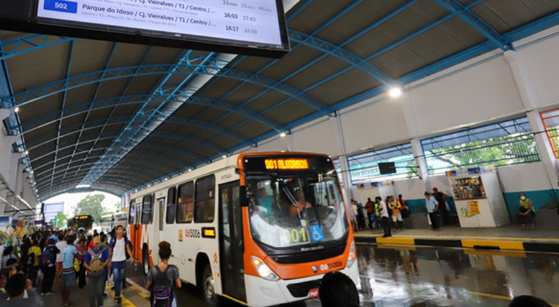 Atraso nos salários pode parar ônibus em Manaus nesta quarta-feira (8), alerta sindicato