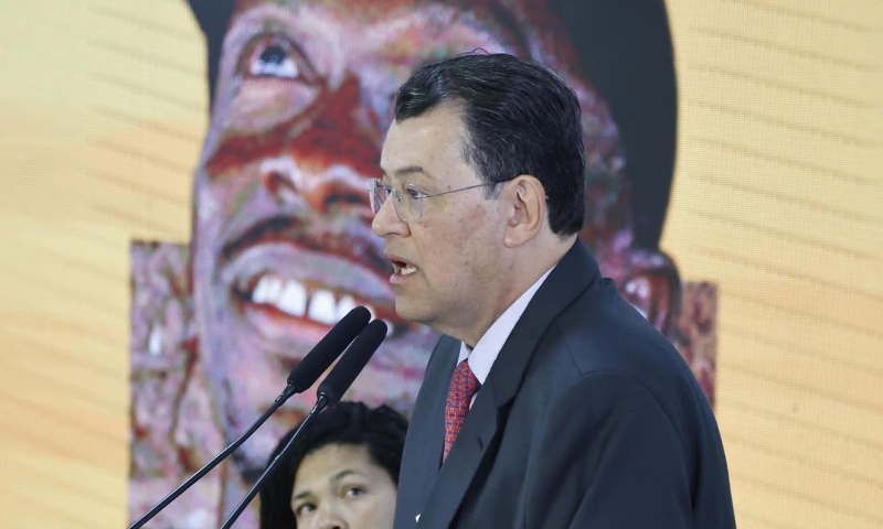 Sancionado o programa Luz do Povo que tem origem em comissão presidida pelo senador Eduardo Braga
