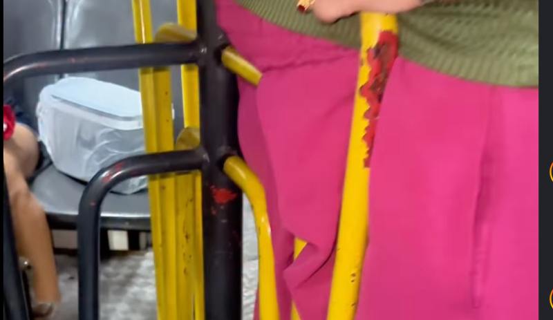 Veja o momento em que mulher fica presa em catraca de ônibus e é resgatada por bombeiros em Manaus