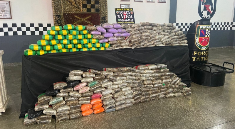 Polícia apreende drogas escondidas em pneu de caminhão na Avenida das Torres; veja vídeo