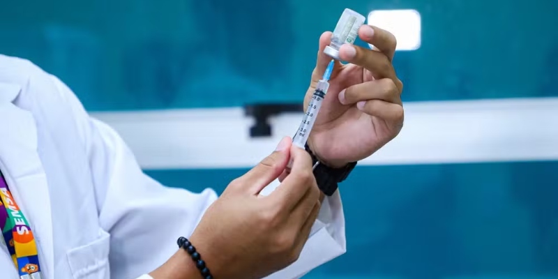 Dia D da multivacinação mobiliza mais de 130 unidades de saúde em Manaus neste sábado (18)