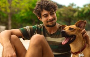 "Caramelo” conquista o mundo: filme brasileiro com Rafa Vitti entra no Top 3 global da Netflix e é sucesso em 81 países