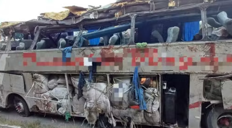 Sobe para 17 o número de mortos em acidente com ônibus em Pernambuco
