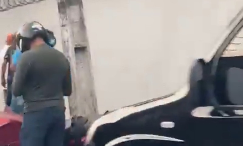 Motoqueiro morre em grave acidente na Av. Efigênio Salles, em Manaus; veja vídeo