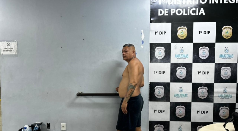 Rocam prende “despachante da droga” na saída do Beco da Bomba no bairro Educandos; veja vídeo