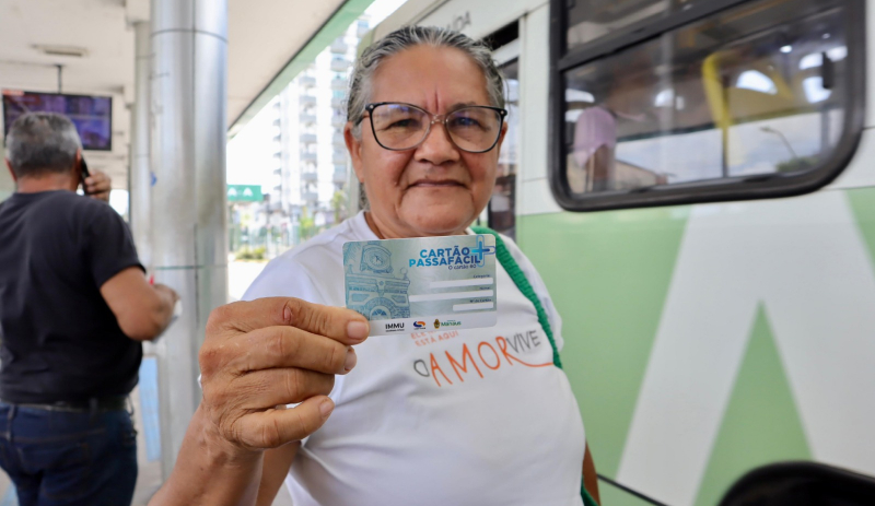 Com emissão de mais de 26 mil cartões, ‘PassaFácil+’ facilita deslocamento de idosos