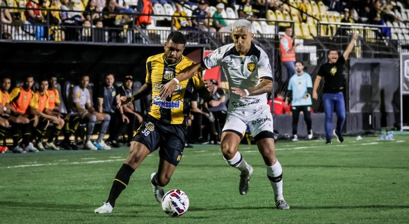 Amazonas FC encara o Athletico-PR em duelo decisivo pela sobrevivência na Série B