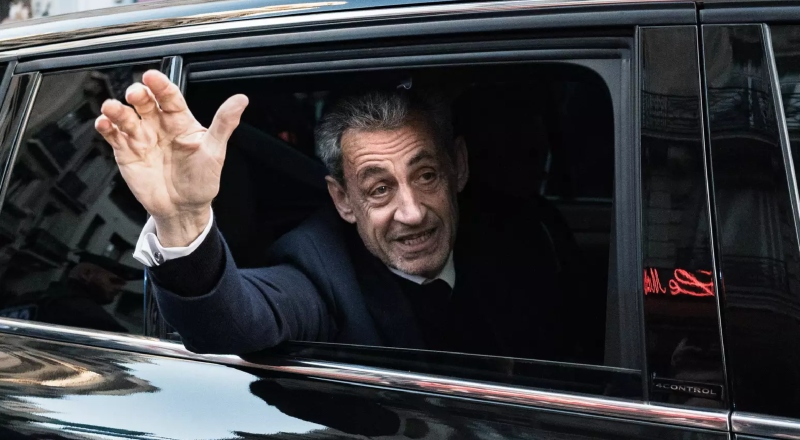 Ex-presidente da França Nicolas Sarkozy é preso por conspiração em campanha da Líbia