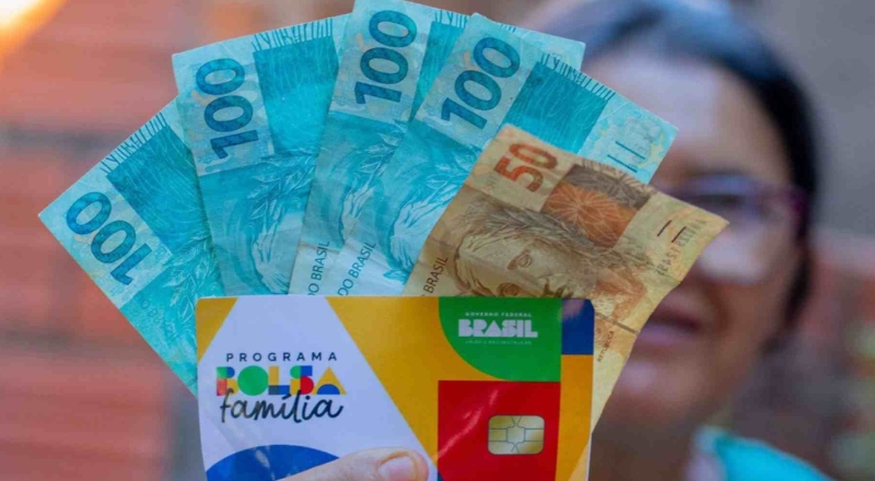 Beneficiários do Bolsa Família com NIS final 3 recebem pagamento nesta quarta-feira (22)