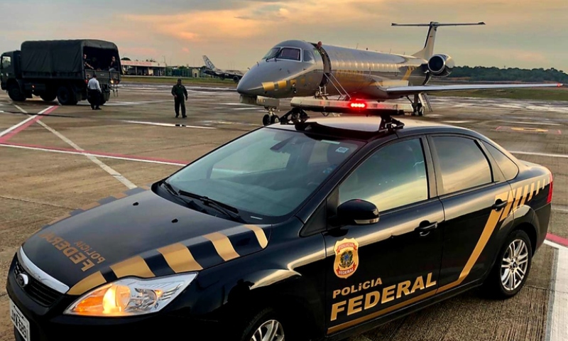 PF prende no aeroporto de Manaus homem que estava foragido e na lista vermelha da Interpol