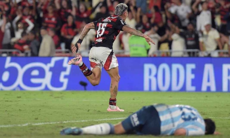 Libertadores: Flamengo vence Racing e abre vantagem na semifinal