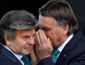Manobra de Fux para mudar de turma no STF pode abrir caminho para Bolsonaro ficar livre e elegível em 2026; veja vídeo
