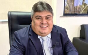 David Reis anuncia 'abono natalino' para servidores da Câmara Municipal de Manaus