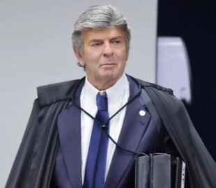 Luiz Fux diz que é “antidemocrático criar direito ao aborto pela via judicial”
