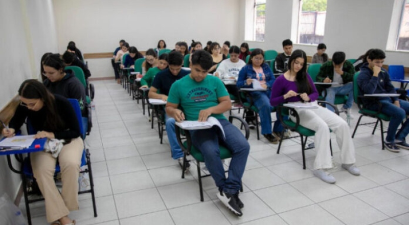 Começa neste domingo o vestibular da UEA para ingresso em 2026; veja o que esperar das provas