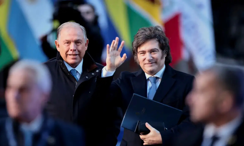 Direita Vence: partido de Milei vence eleições na Argentina com ampla maioria