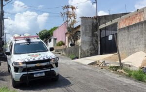 Mulher é encontrada morta em garagem de casa na Comunidade Fazendinha, em Manaus