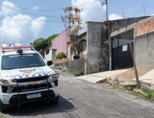 Mulher é encontrada morta em garagem de casa na Comunidade Fazendinha, em Manaus