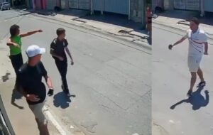 Vizinhos ficam apavorados ao verem mulher com faca cravada nas costas fugindo do namorado; veja vídeo