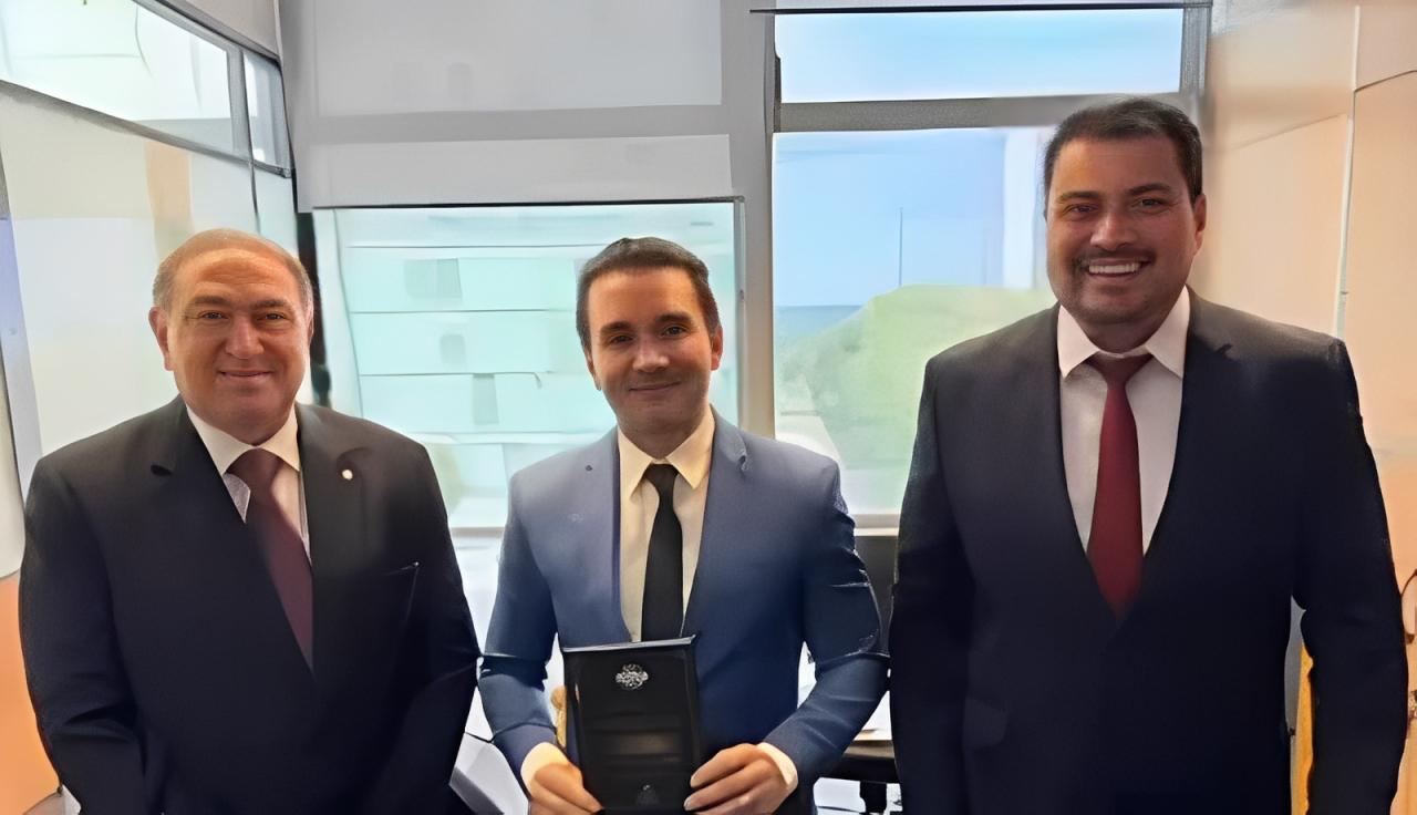 Ao lado do deputado federal Átila Lins, Prefeito Thomé Neto confirma presença do ministro do Turismo na Festa do Leite de Autazes