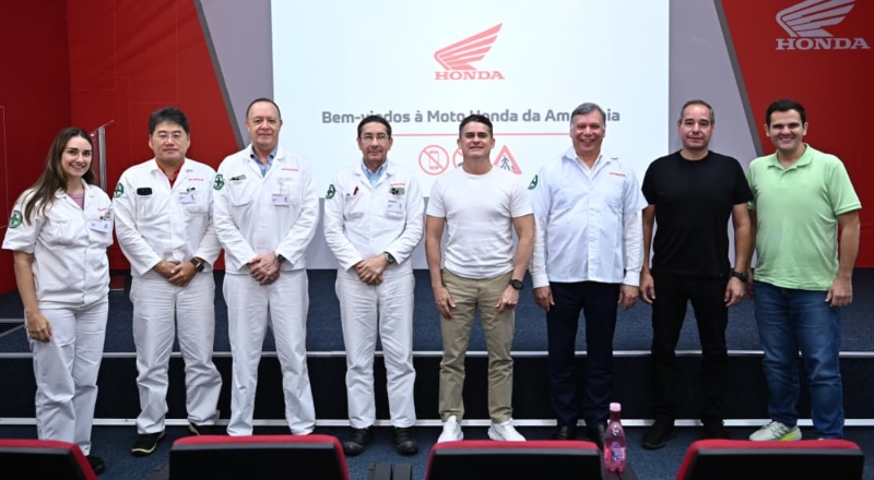 Prefeito David Almeida visita fábrica da Moto Honda da Amazônia e destaca relevância da indústria para Manaus