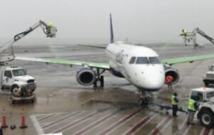 Passageiros ficam feridos após avião fazer pouso de emergência na Flórida