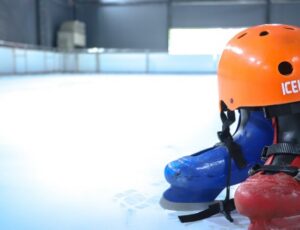 Pista de gelo com entrada solidária é inaugurada na Ponta Negra; veja como participar