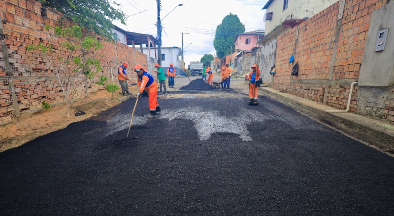 Prefeitura de Manaus avança com o ‘Plano de Verão’ na zona Leste durante plantão no fim de semana