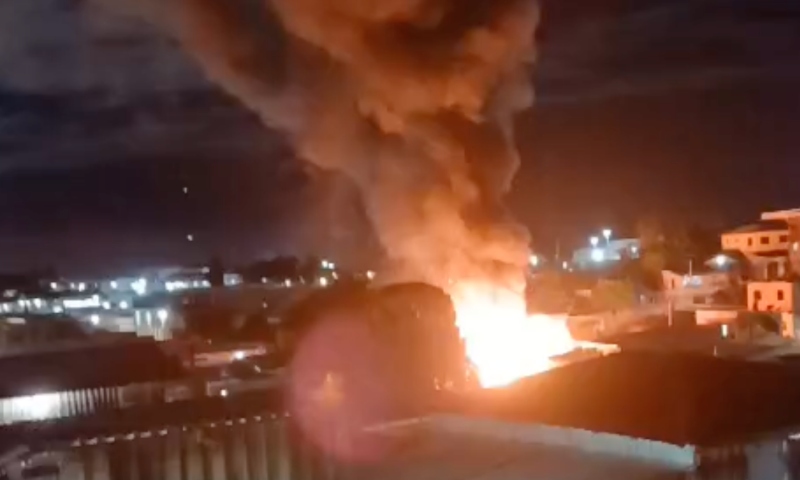 Tragédia: menina morre em incêndio de grandes proporções em Tefé; veja vídeo