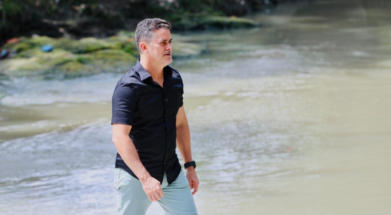 David Almeida apresenta na COP 30 projeto que retém 300 toneladas de lixo nos igarapés de Manaus