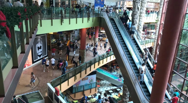 Shoppings de Manaus desafiam crise nacional e impulsionam economia de consumo no fim de ano