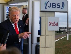 Trump acusa JBS e gigantes do setor de carne de formar cartel nos EUA e pede investigação federal