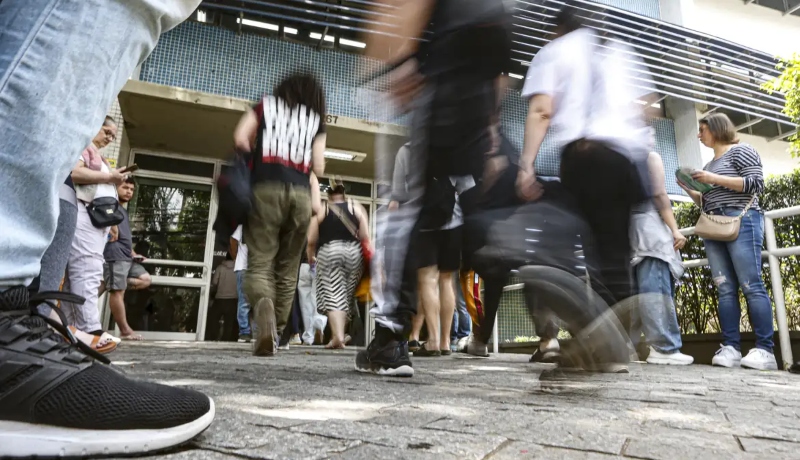 Enem 2025: 4,8 milhões de brasileiros participam do 1° dia de provas neste domingo (9)