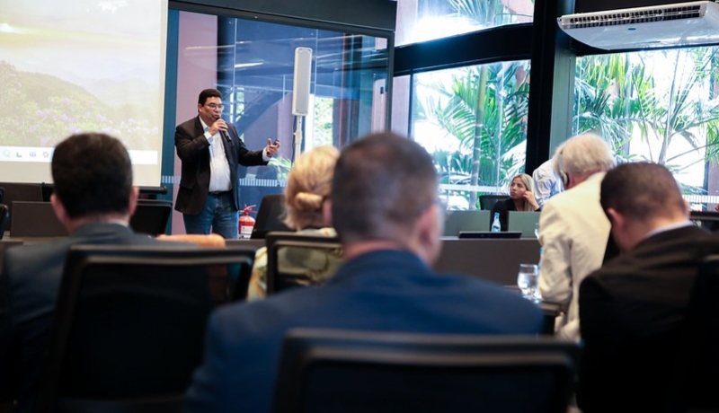 Prefeitura de Manaus recepciona dirigentes do Banco Mundial no Casarão da Inovação Cassina