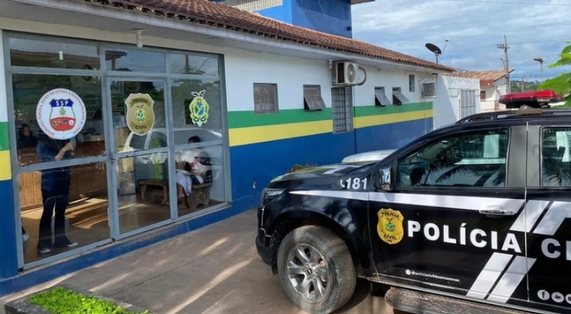 Adolescentes são expulsas de casa pela mãe após denunciarem padrasto por estupro em Presidente Figueiredo