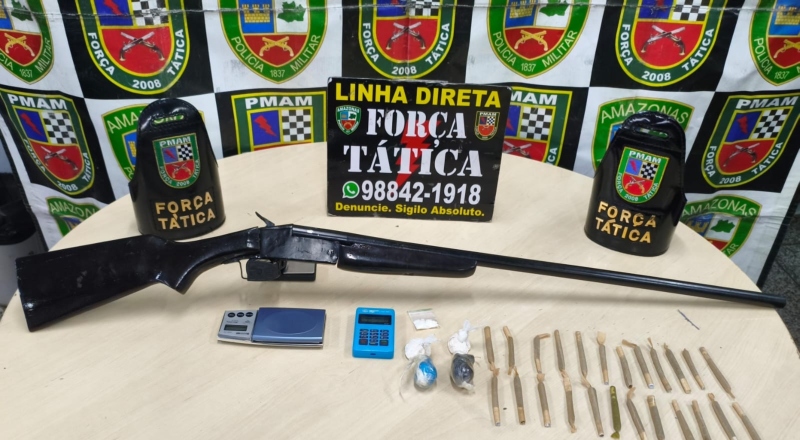 Força Tática apreende armas e drogas após suspeitos fugirem em área de mata no Tarumã