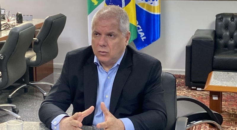 Ex-presidente do INSS é preso em operação da PF que apura fraudes contra aposentados