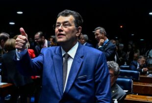 Senador Eduardo Braga celebra aprovação de lei que põe fim às fraudes contra aposentados e pensionistas