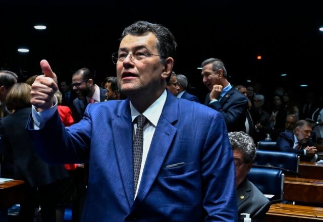 Senador Eduardo Braga celebra aprovação de lei que põe fim às fraudes contra aposentados e pensionistas