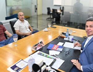 Prefeito David Almeida se reúne com vice-governador Tadeu de Souza e alinham ações sobre Passe Livre e melhorias na saúde de Manaus