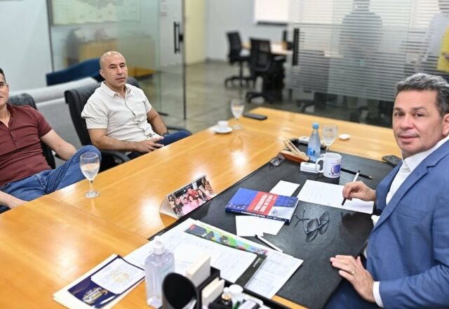 Prefeito David Almeida se reúne com vice-governador Tadeu de Souza e alinham ações sobre Passe Livre e melhorias na saúde de Manaus