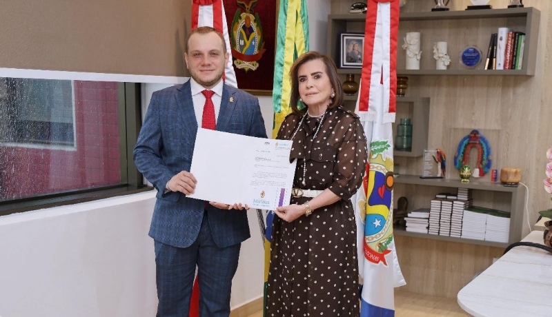 Presidente do TCE-AM é agraciada com Medalha do Mérito da Procuradoria Geral de Manaus