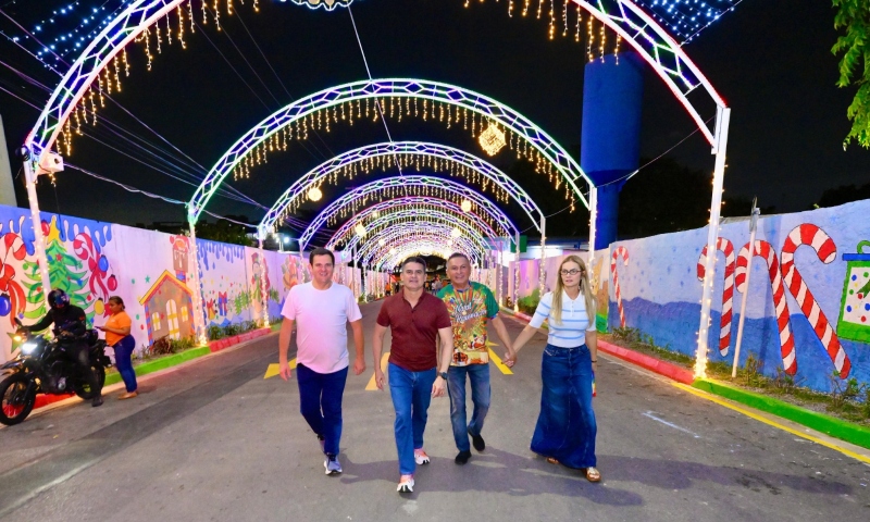 Prefeito David Almeida inaugura corredor natalino da Semulsp e reforça valorização dos servidores