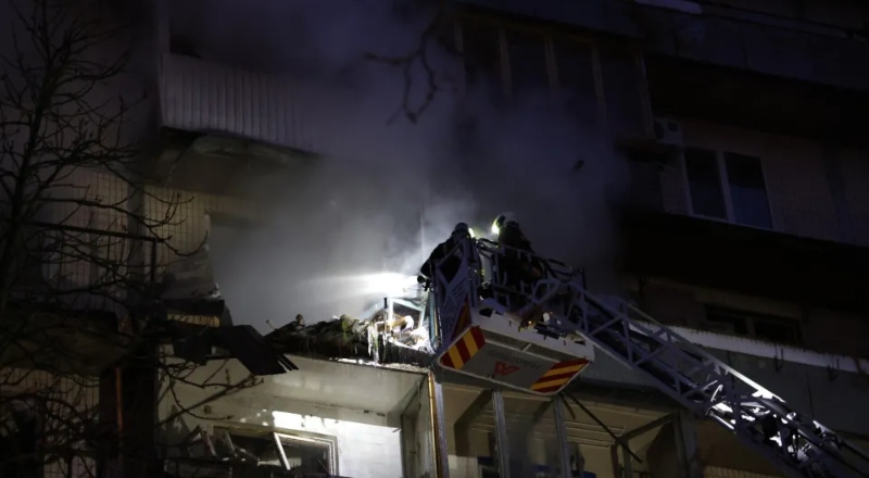 Madrugada mais violenta do ano: ataque russo com 430 drones deixa mortos em Kiev nesta sexta-feira (14)