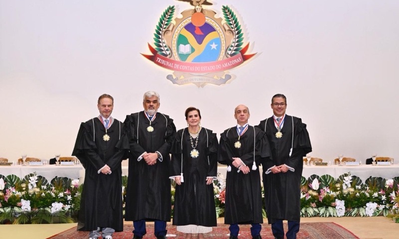 TCE-AM concede Colar do Mérito de Contas a 21 personalidades