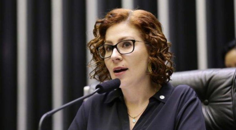 Carla Zambelli irá passar por audiência de custódia na Itália