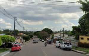 Personal trainer morre após grave acidente de moto no conjunto Petros, em Manaus