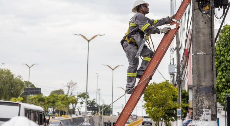 Atenção: bairros de Manaus enfrentam apagão parcial nesta terça-feira (18); confira lista