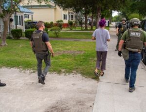 Megaoperação da Flórida identifica e resgata mais de 120 crianças que estavam desaparecidas