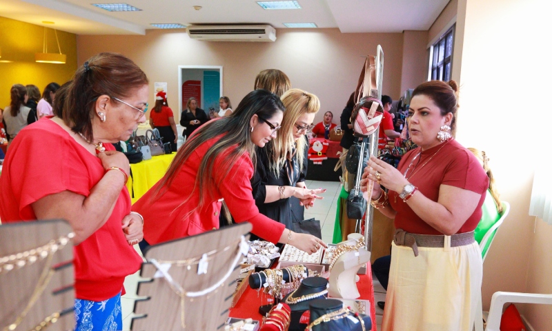 Câmara Municipal de Manaus realiza primeira edição do bazar ‘Encantos de Natal’